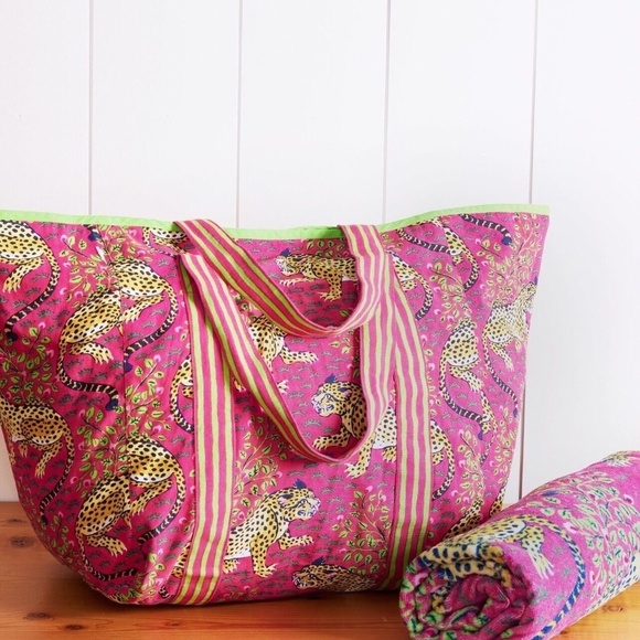 NWT Printfresh Bagheera Pink Beach Bag - Picture 2 of 3